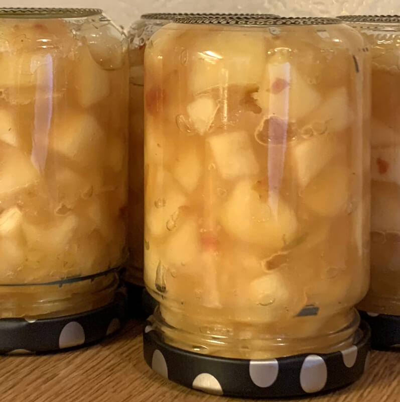 Die Haupt-Zutat für vegane Apfel-Muffins: selbstgemachtes Apfelmus